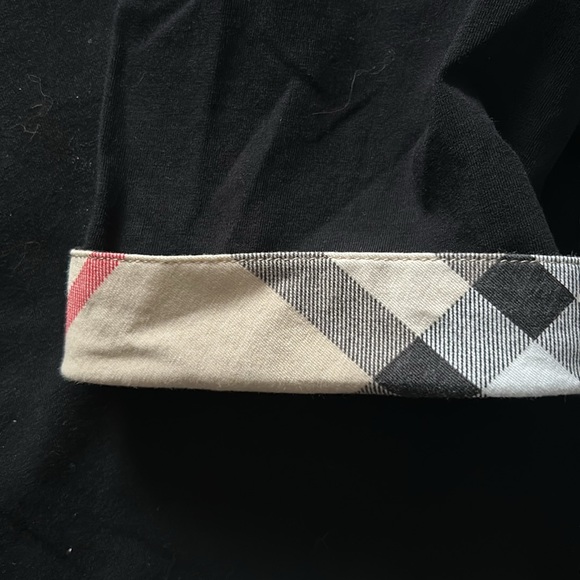 BURBERRY Crew Neck Short Sleeve T-Shirt
Size: XL. Pit to pit: 20 inches. - Picture 6 of 8
